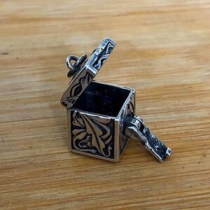 $72  Vintage Estate Keepsake Box/Prayer Box/Charm  Sterling Silver  Marked STER